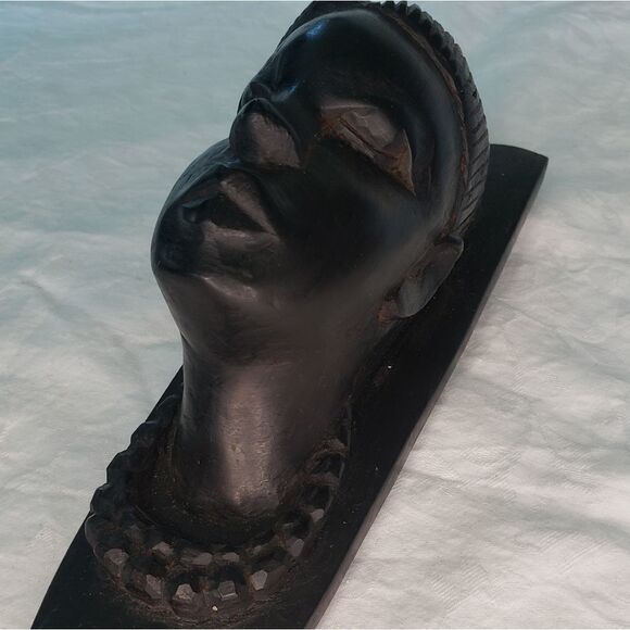 Vintage hand carved African bust - Picture 2 of 6